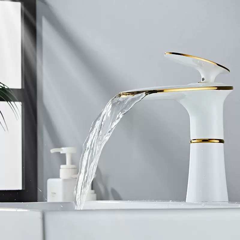 Rubinetto per lavabo a cascata - Home Hardware Bathroom Sinks recensione e prezzo